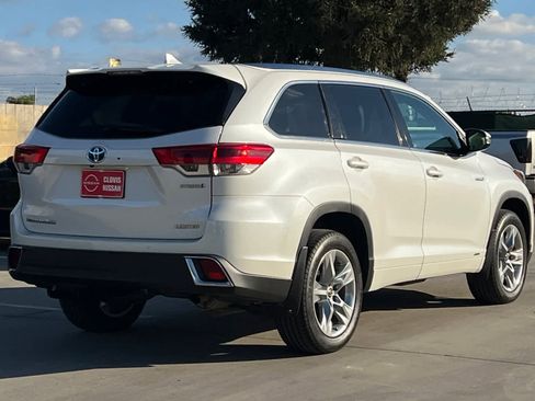 Used 2019 Toyota Highlander Limited image 3