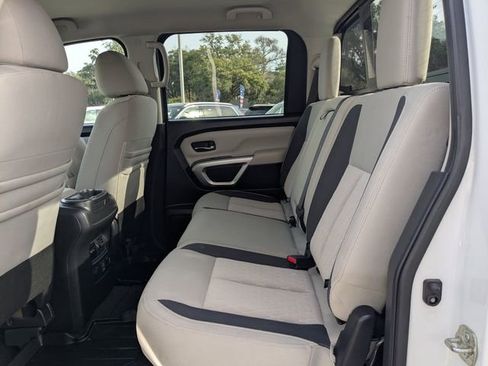 Used 2021 Nissan Titan SV w/ SV Convenience Package image 18