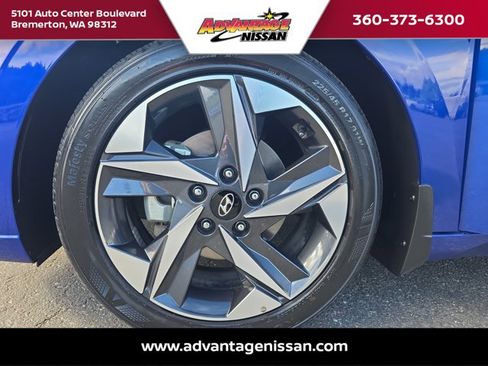 Used 2022 Hyundai Elantra Limited w/ Preferred Accessory Package FWD image 22