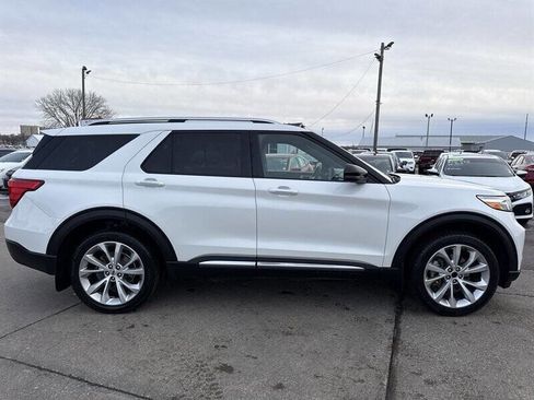 Used 2022 Ford Explorer Platinum w/ Technology Package AWD/4WD image 9