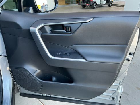 Certified 2025 Toyota RAV4 LE AWD/4WD image 16
