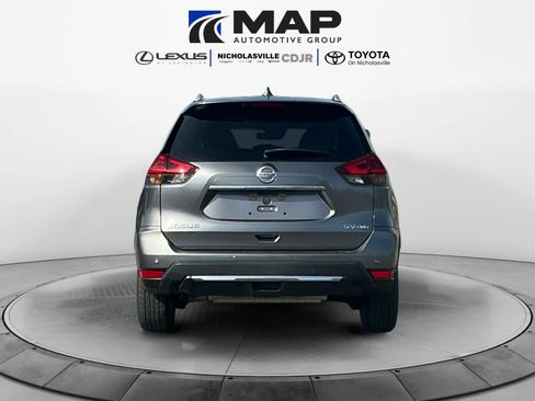 Used 2020 Nissan Rogue SV image 4