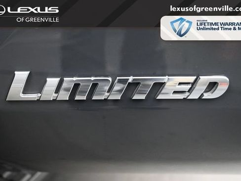 Used 2025 Toyota 4Runner Limited AWD/4WD image 9