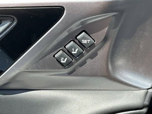 Used 2023 Subaru Outback Touring image 10