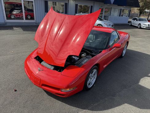 Used 1999 Chevrolet Corvette Coupe image 24