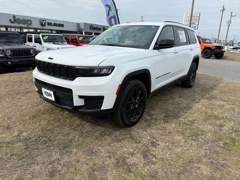 Certified 2024 Jeep Grand Cherokee L Laredo AWD/4WD image 3