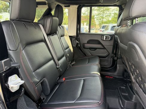Used 2021 Jeep Wrangler Unlimited Rubicon AWD/4WD image 25