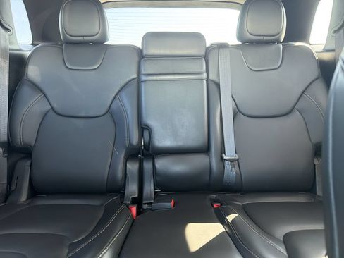 Used 2018 Jeep Cherokee Limited w/ High Altitude Package AWD/4WD image 19