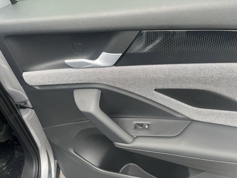 New 2025 Volkswagen Tiguan S image 11