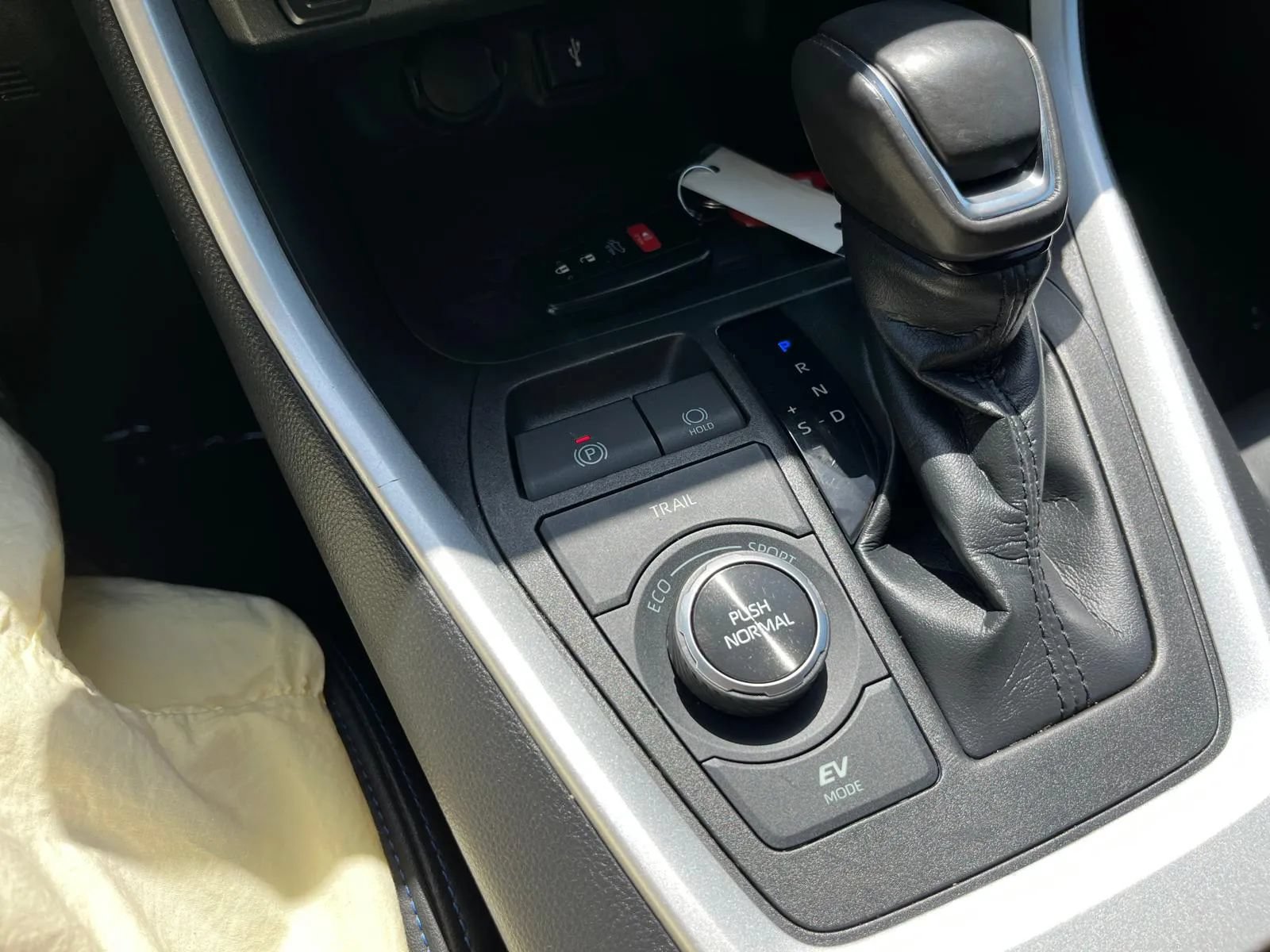 Used 2021 Toyota RAV4 XSE AWD/4WD image 23