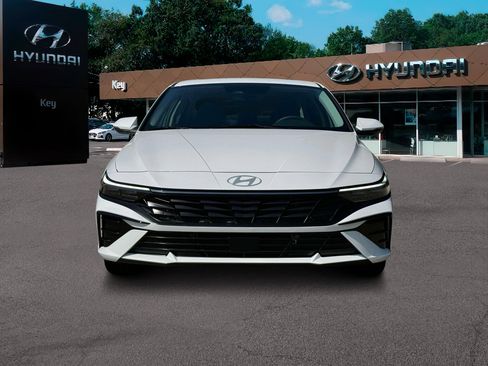 New 2025 Hyundai Elantra Limited image 12