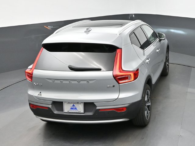 Used 2024 Volvo XC40 B5 Plus AWD/4WD image 21