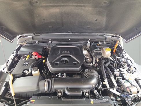 Certified 2025 Jeep Wrangler Unlimited Sahara w/ Safety Group image 26