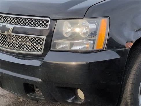 Used 2013 Chevrolet Avalanche LTZ image 11