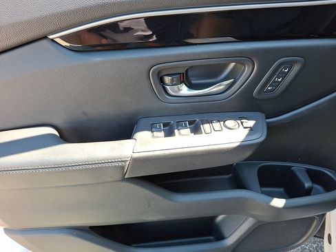 Used 2025 Honda Pilot EX-L image 14