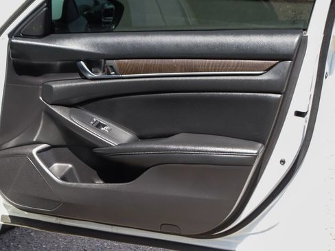 Used 2020 Honda Accord EX image 36