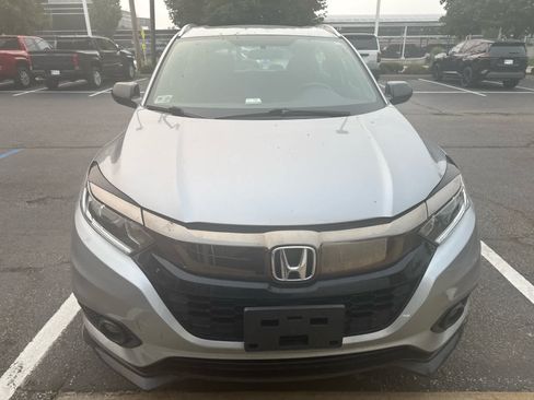 Used 2020 Honda HR-V Sport image 8