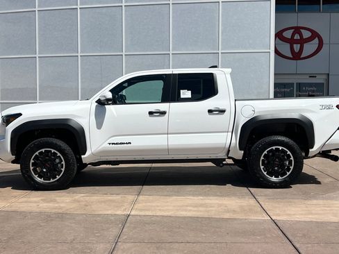 New 2026 Toyota Tacoma TRD Off-Road AWD/4WD image 7