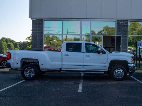 Used 2017 GMC Sierra 3500 SLT w/ Duramax Plus Package AWD/4WD image 2