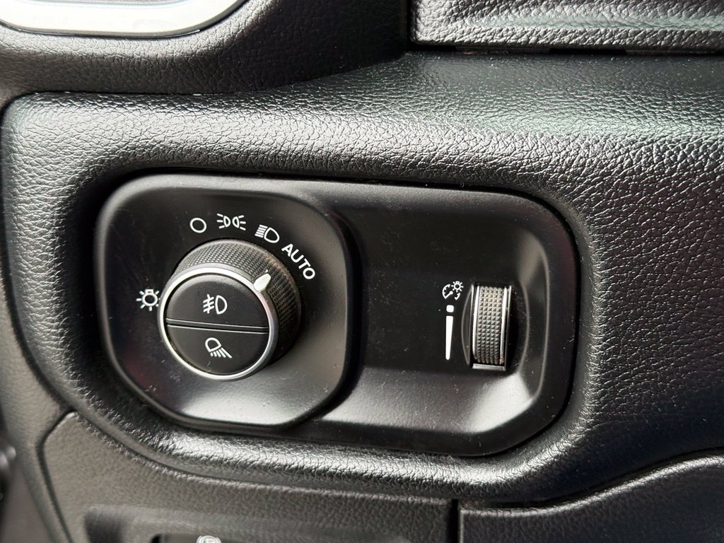 Used 2020 RAM 1500 Big Horn AWD/4WD image 17