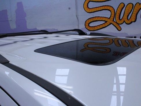 Used 2020 GMC Yukon Denali image 5