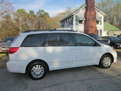 Used 2008 Toyota Sienna CE image 5