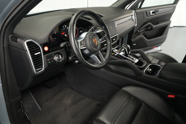 Used 2023 Porsche Cayenne AWD/4WD image 23