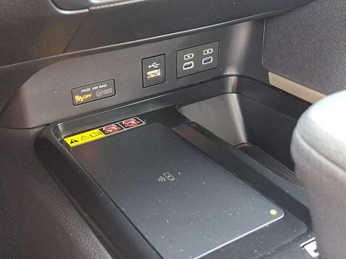 Used 2025 Toyota Camry LE AWD/4WD image 20