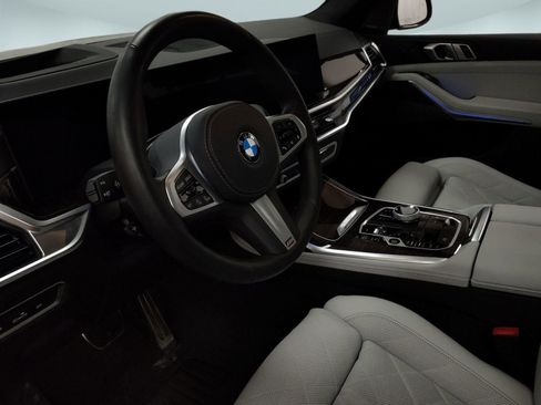 Used 2025 BMW X7 xDrive40i w/ Executive Package image 4