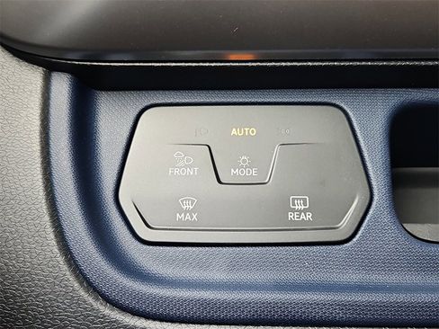 New 2025 Volkswagen ID. Buzz Pro S image 9