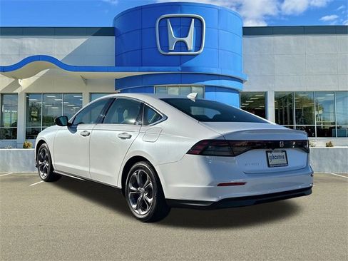 Used 2024 Honda Accord EX image 4