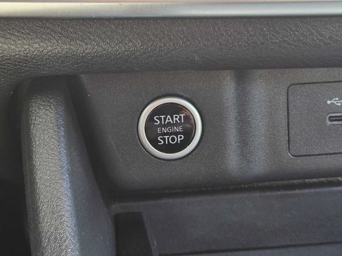 Used 2023 Nissan Rogue SV FWD image 31