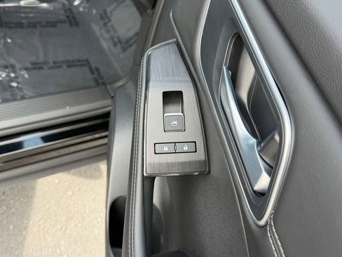 Used 2024 Nissan Rogue Platinum image 25