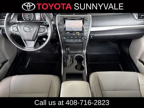 Used 2017 Toyota Camry SE w/ Moonroof Package FWD image 4
