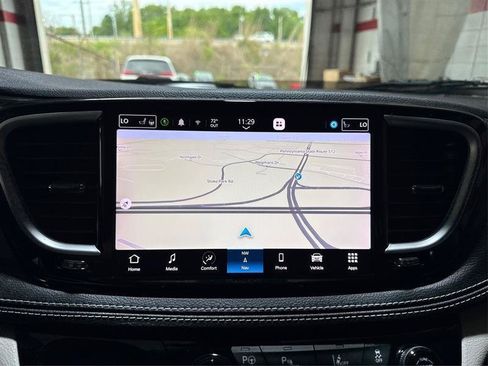 Used 2023 Chrysler Pacifica Touring-L w/ Uconnect Theater Family Group FWD image 40
