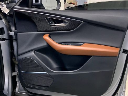 Used 2022 Audi Q8 Premium Plus image 22