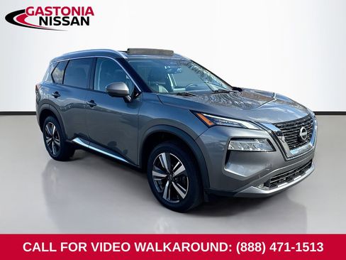 Used 2023 Nissan Rogue SL image 1