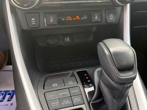 Used 2024 Toyota RAV4 XLE w/ Convenience Package image 16