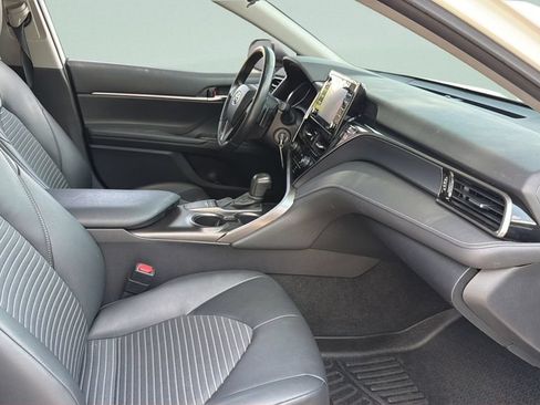 Used 2023 Toyota Camry SE FWD image 29