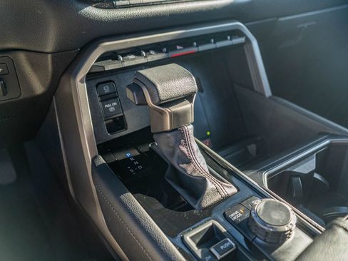 Certified 2025 Toyota Tundra Limited AWD/4WD image 22