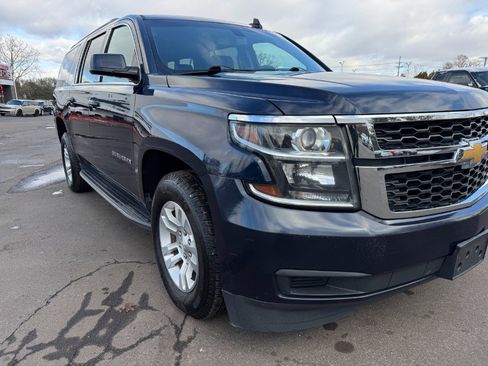 Used 2018 Chevrolet Suburban LS image 12