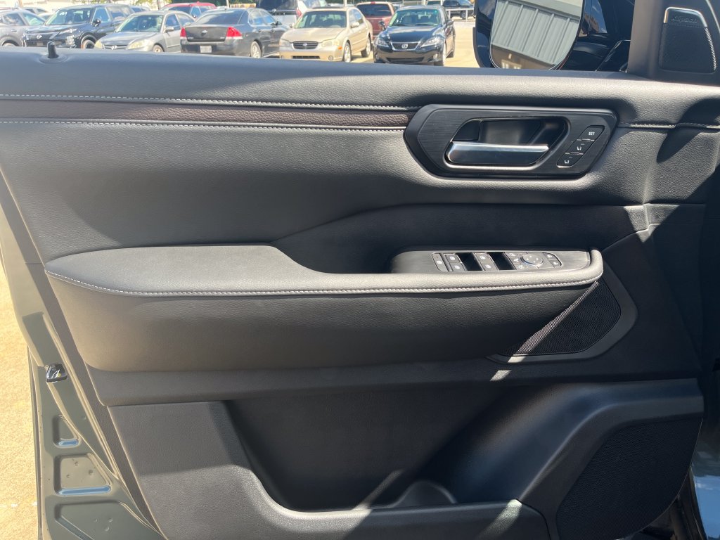 New 2027 Nissan Armada SL RWD image 11