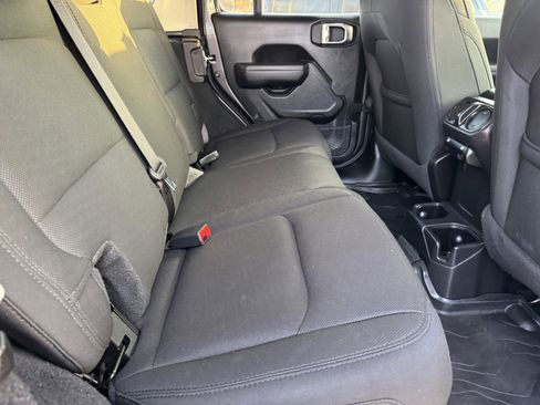 Used 2022 Jeep Wrangler Unlimited Sport image 9