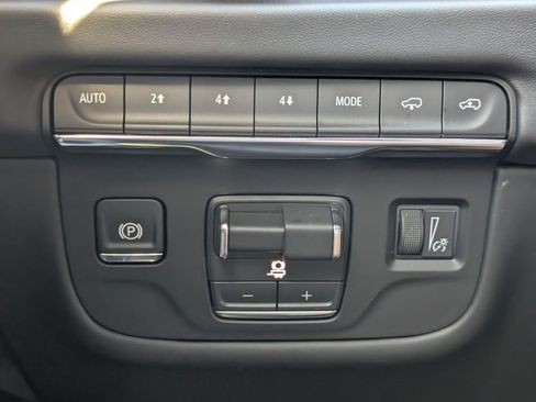 Certified 2026 Cadillac Escalade ESV Platinum Sport w/ LPO, ONYX Package AWD/4WD image 29