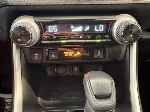 Used 2020 Toyota RAV4 XLE w/ Convenience Package AWD/4WD image 23