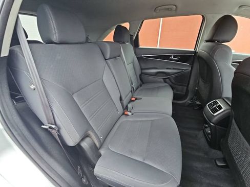 Used 2019 Kia Sorento AWD w/ LX Convenience Package image 30
