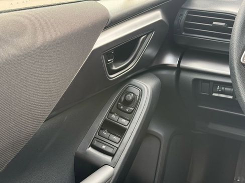 Used 2025 Subaru Impreza 2.0i image 8