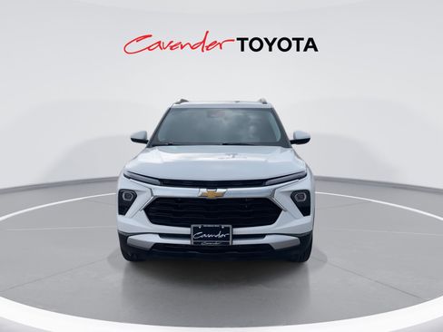 Used 2025 Chevrolet TrailBlazer LT image 3