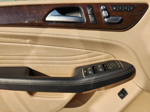 Used 2019 Mercedes-Benz GLE 43 AMG AMG GLE 43 image 24