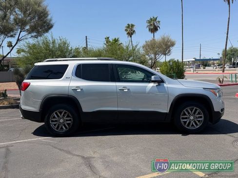 Used 2017 GMC Acadia SLT FWD image 3
